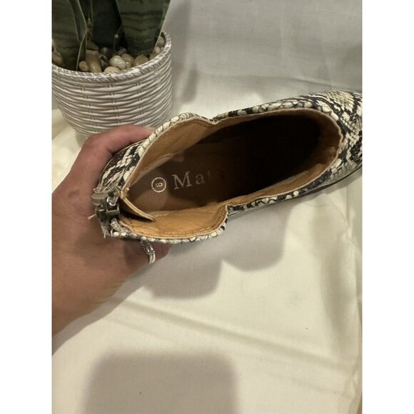 Mata VALENTINA-2 White/Black Snake Bootie Size 8 - Picture 7 of 8